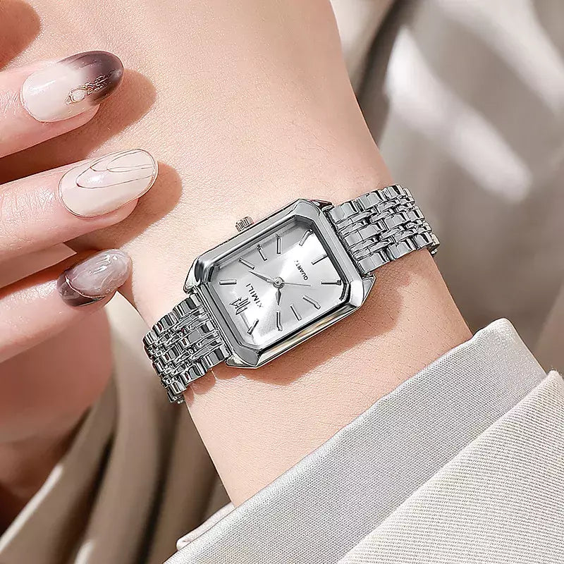 Montre Femme Élégante Rectangulaire Argent – Cadran Blanc – Bracelet Acier Inoxydable