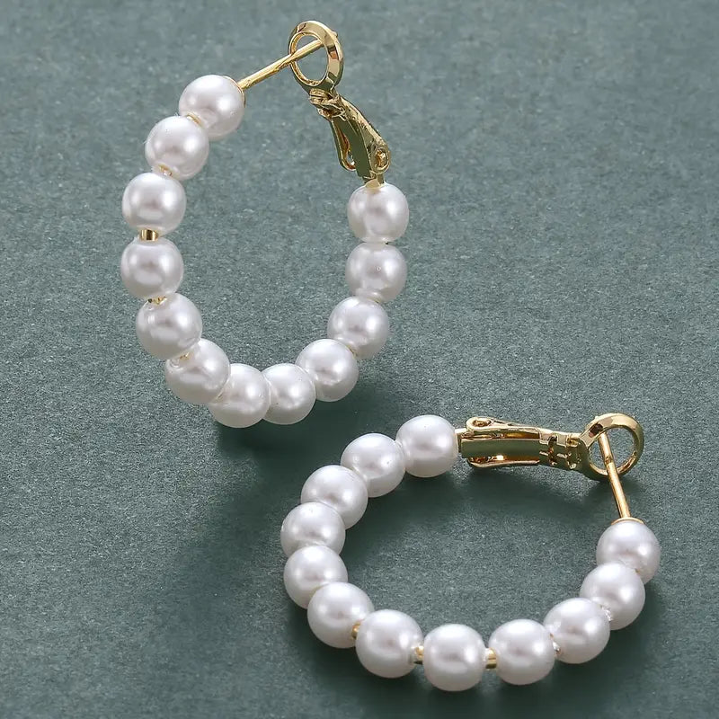 Créoles Perles Blanches – Boucles d’Oreilles Élégantes & Classiques