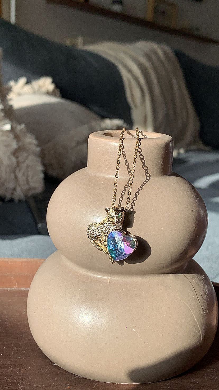 Collier Panthère & Cœur Cristal Arc‑en‑ciel