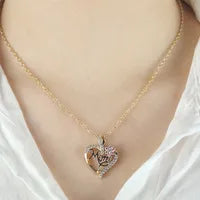 Collier Cœur Doré “Mom” avec Fleur Strass – Cadeau Maman