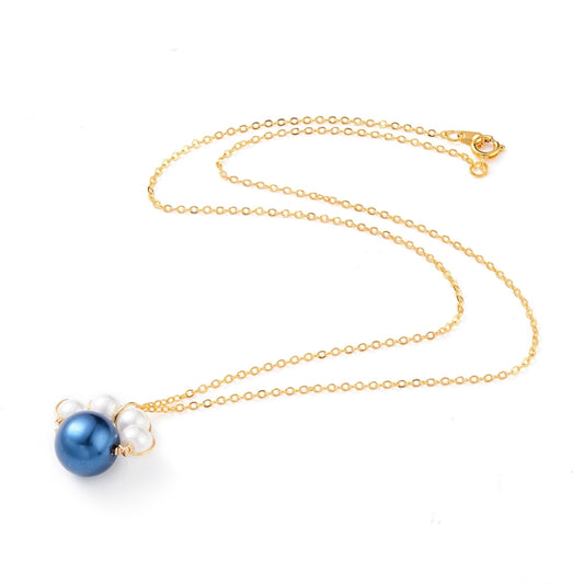 Collier perle bleue & perles blanches – chaîne dorée