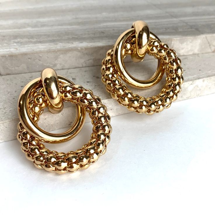 Boucles d’Oreilles Anneaux Tressés Dorés – Style Luxe