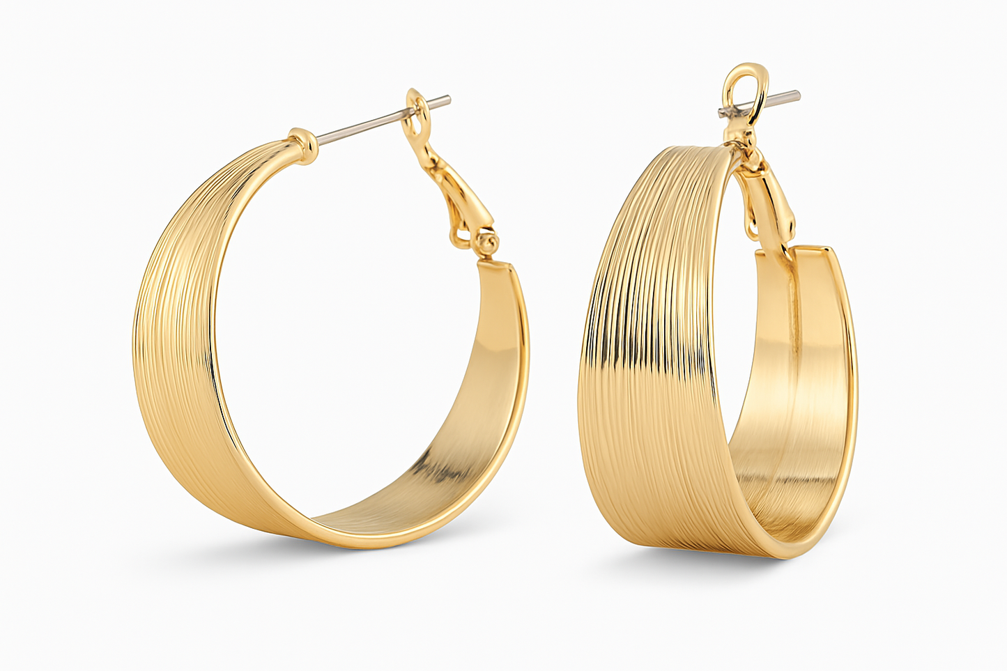 Boucles d’Oreilles Créoles Dorées Striées – Taille Standard