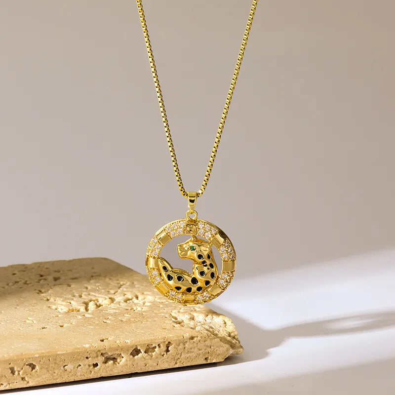 Collier Guépard Doré – Pendentif Cercle Zircon – Acier & Laiton Plaqué Or 18K