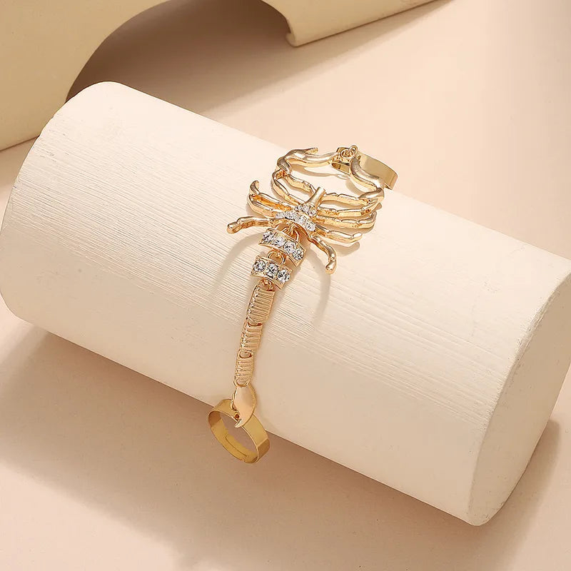 🦂 Bague Scorpion Dorée – Style Luxe & Audacieux – Pierres Zircon