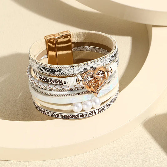 Bracelet "His Queen" – Élégance et amour au poignet