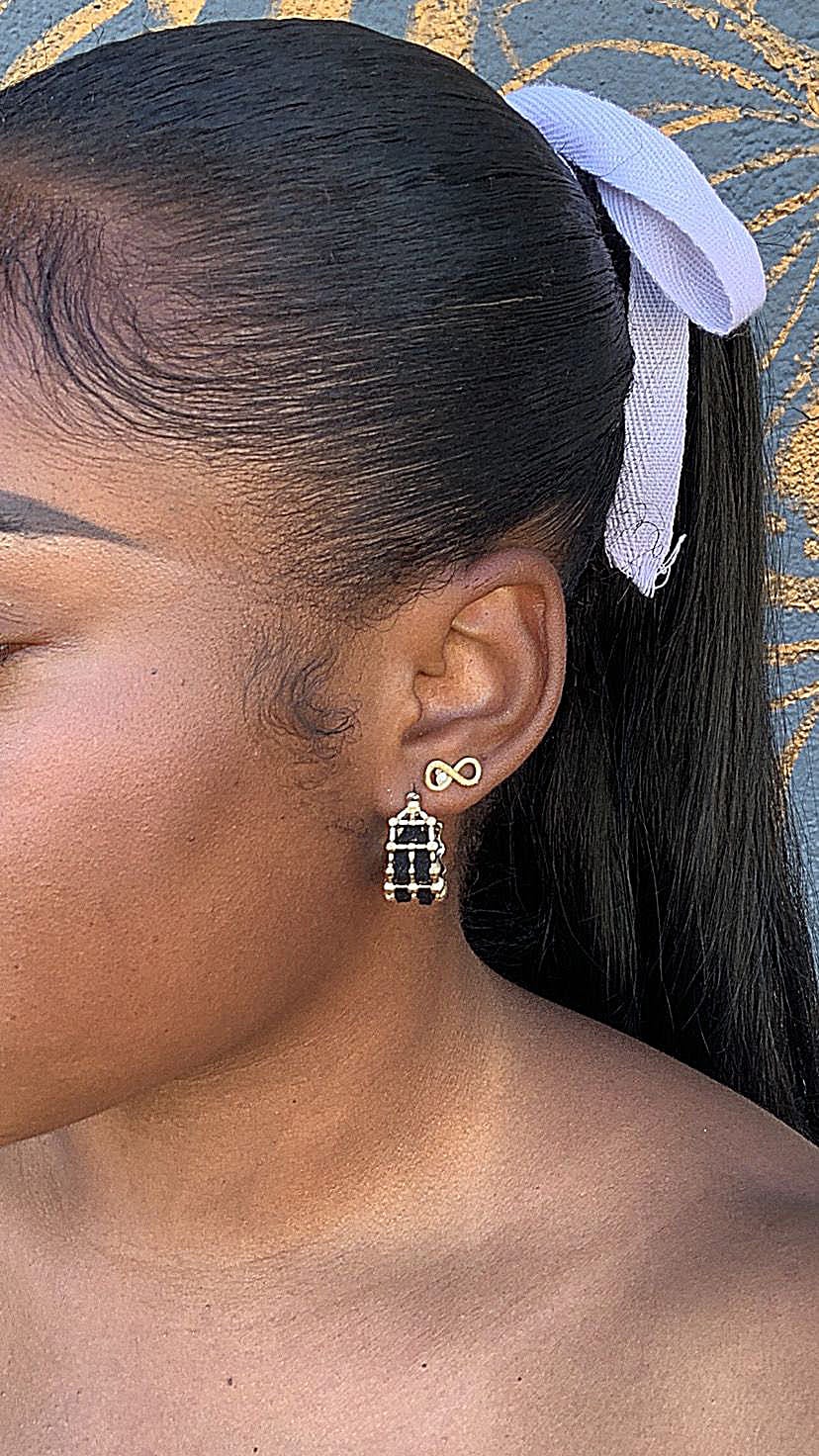 Boucles d'oreilles Cristal Géométriques – Noir & Doré