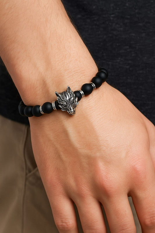 Bracelet Loup argenté – Perles Noires & Élégance Sauvage