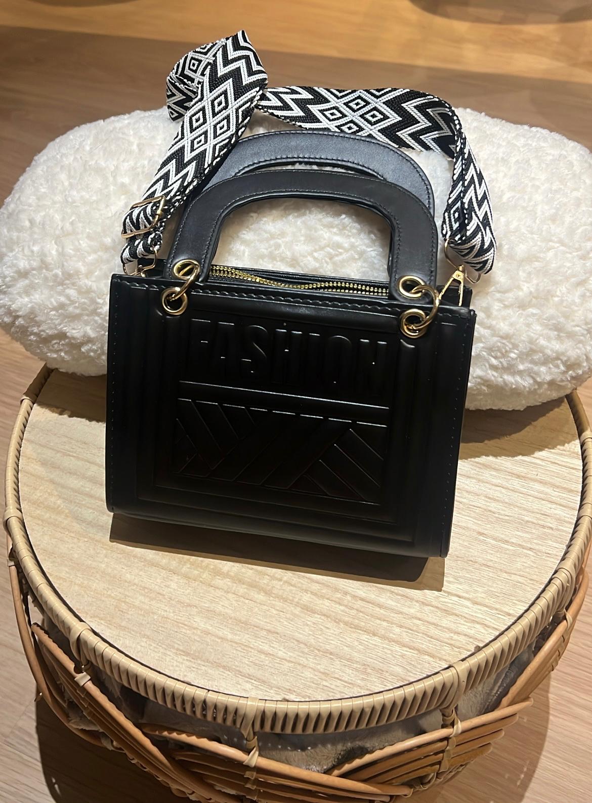 Sac à Main Structuré Noir “Empire” – Audace architecturale & style couture