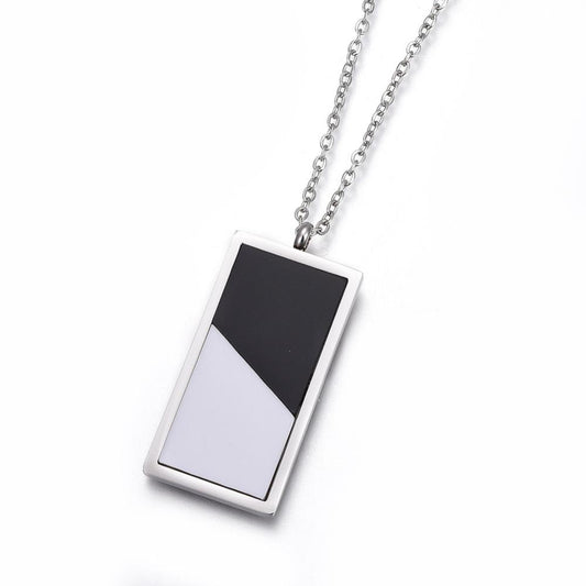Collier pendentif rectangle noir & blanc – acier inoxydable argenté