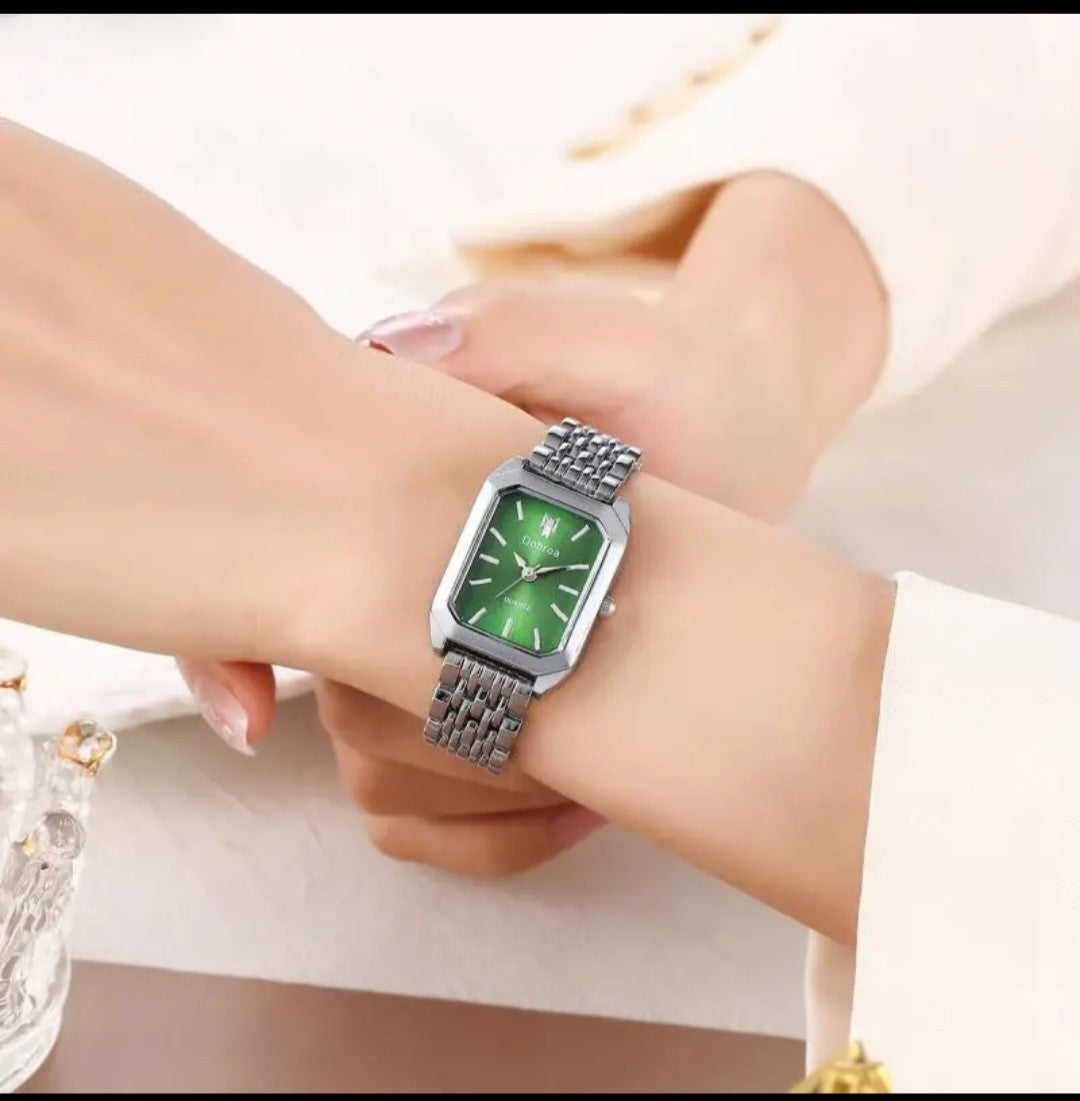 Montre Femme Élégante Rectangulaire – Acier Argenté & Cadran Vert Émeraude